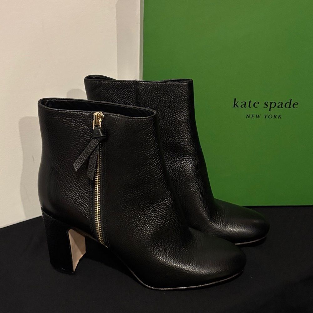 Kate Spade Knot Zip Black Grain Calf Skin Leather Ankle Booties size 9.5 nwt